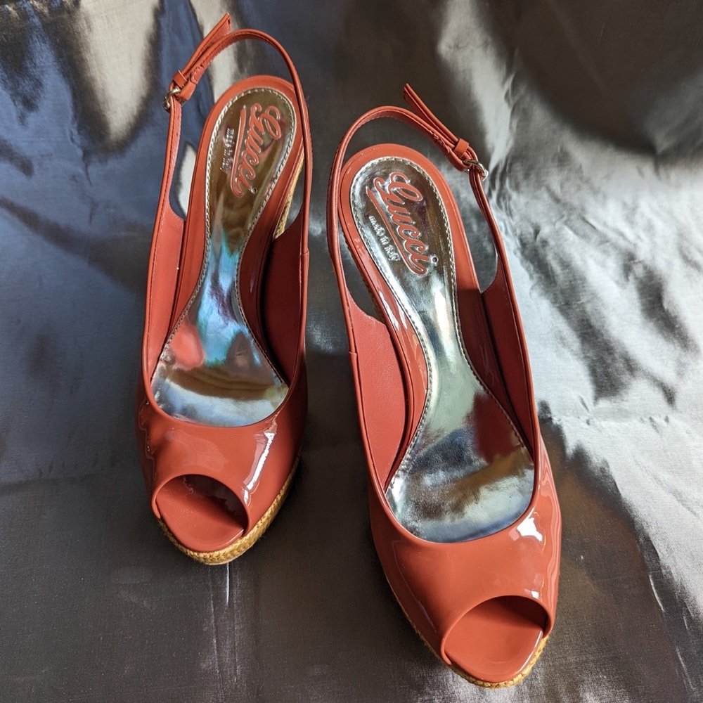 GUCCI wedge sling back heels! Perfect for summer 🔥🔥